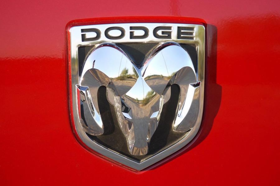  Dodge Ram 3500 Laramie Mega Cab 2010 года  (фото 26 из 37)